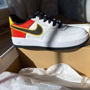 Brand new Nike Force 1 boys shoes!